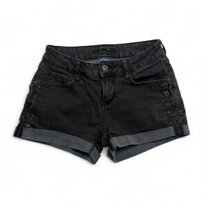 Arizona Jeans Co Vintage Low Rise Mini Black Shorts With Eyelet Detail Size 0